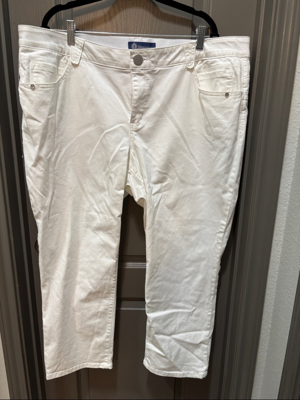 Democracy White Ankle Crop Jeans